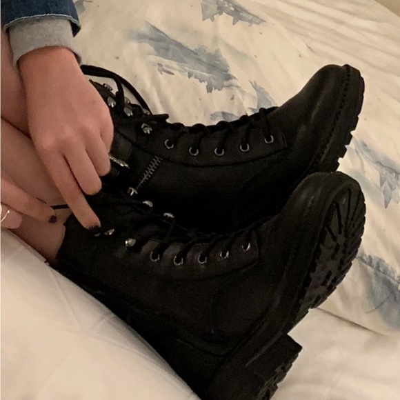 Guess Shoes - Guess Black Moto Combat Cottage Core Lace-Up Boots 7.5